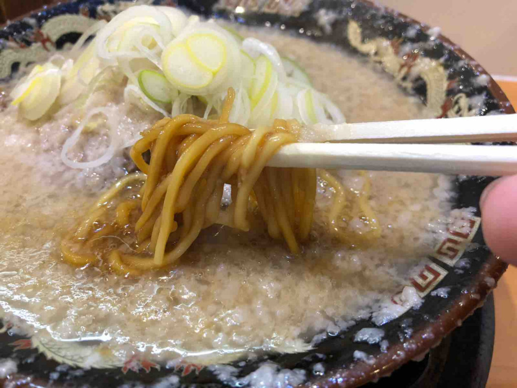 どんぶりに大雪 背脂チャッチャ系 平太周 の新店が神保町にオープン 21年1月19日 エキサイトニュース