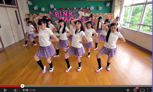 平均14歳 ピンク レディーを歌い踊り継ぐ話題のユニット ピンク ベイビーズ の動画が初公開 14年6月10日 エキサイトニュース
