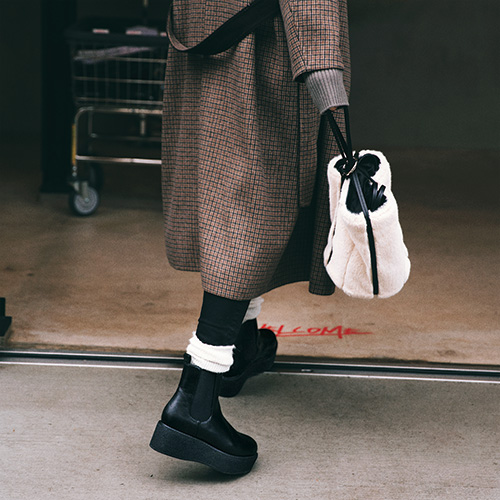 防寒できるのにすっきり見え 黒スキニー おすすめスタイル11選 ローリエプレス