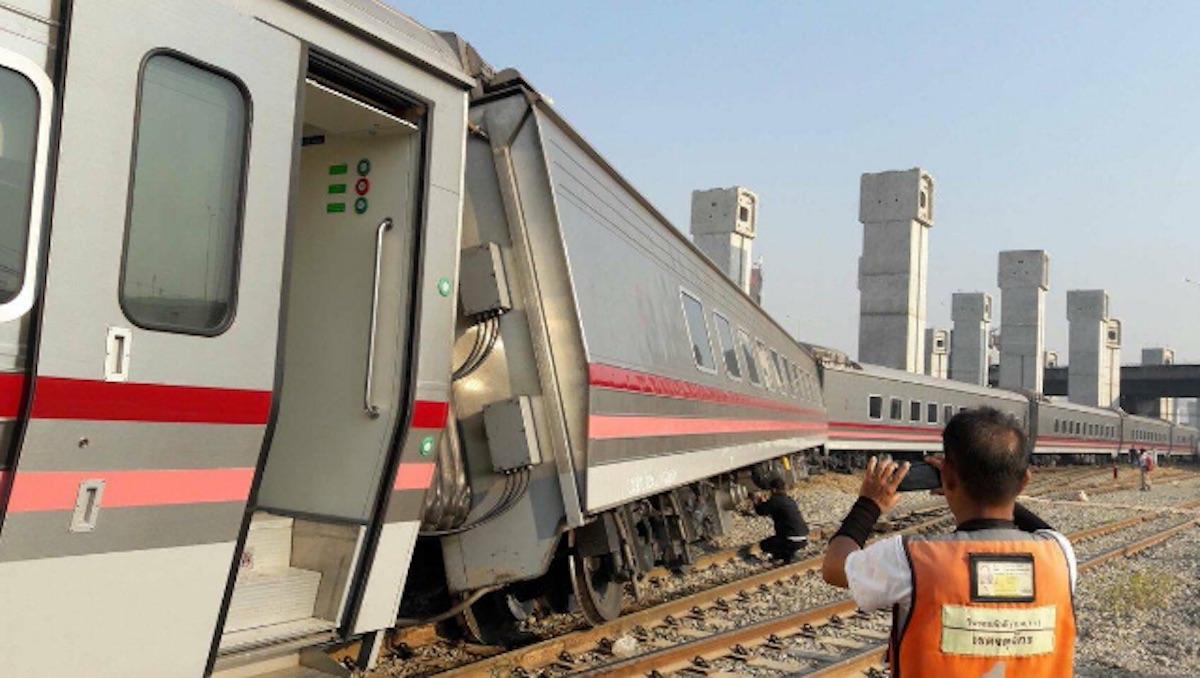 タイ 導入したばかりの中国製寝台列車が脱線 17年2月19日 エキサイトニュース