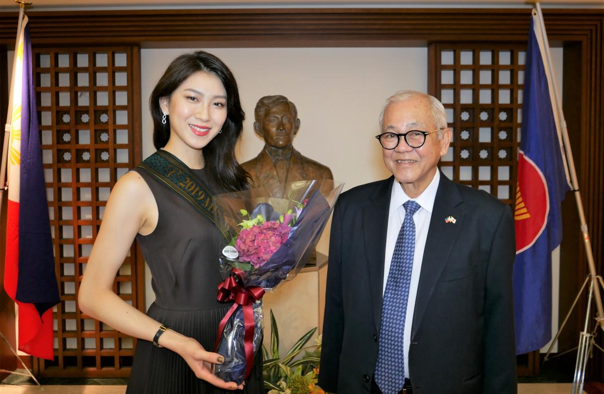 ミス・アース日本代表、伊徳有加さん 駐日フィリピン大使を表敬訪問