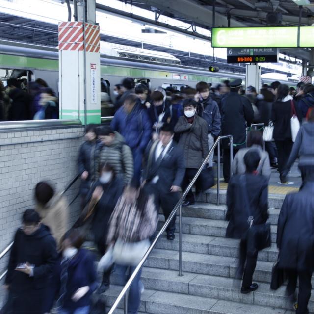 痴漢に間違われないための予防策はあるけど痴漢冤罪が確定した後の補償は 17年8月15日 エキサイトニュース