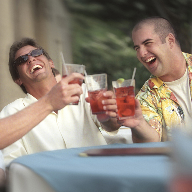 「ストローでお酒を飲むと酔いやすくなる……その科学的根拠とは!?」を医師が解説 (2015年6月2日