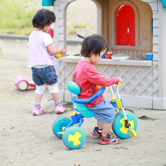 子どもに三輪車は必要 調べたら体幹が鍛えられ自転車デビューに役立つことが判明 18年8月4日 エキサイトニュース