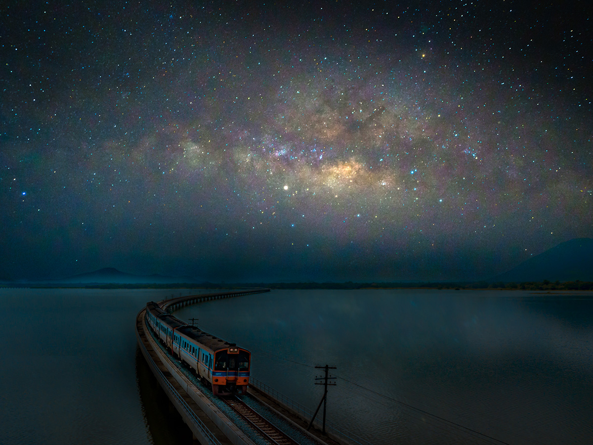 まさに銀河鉄道の夜 水田を走る電車の動画に９万人がうっとり 年5月15日 エキサイトニュース