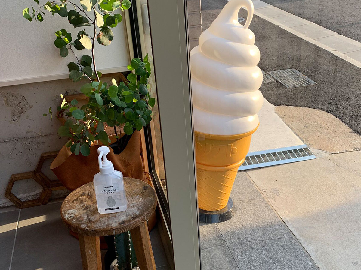 ソフトクリーム店のドアストッパーが 緊張感高まるデザインに反響 21年5月1日 エキサイトニュース
