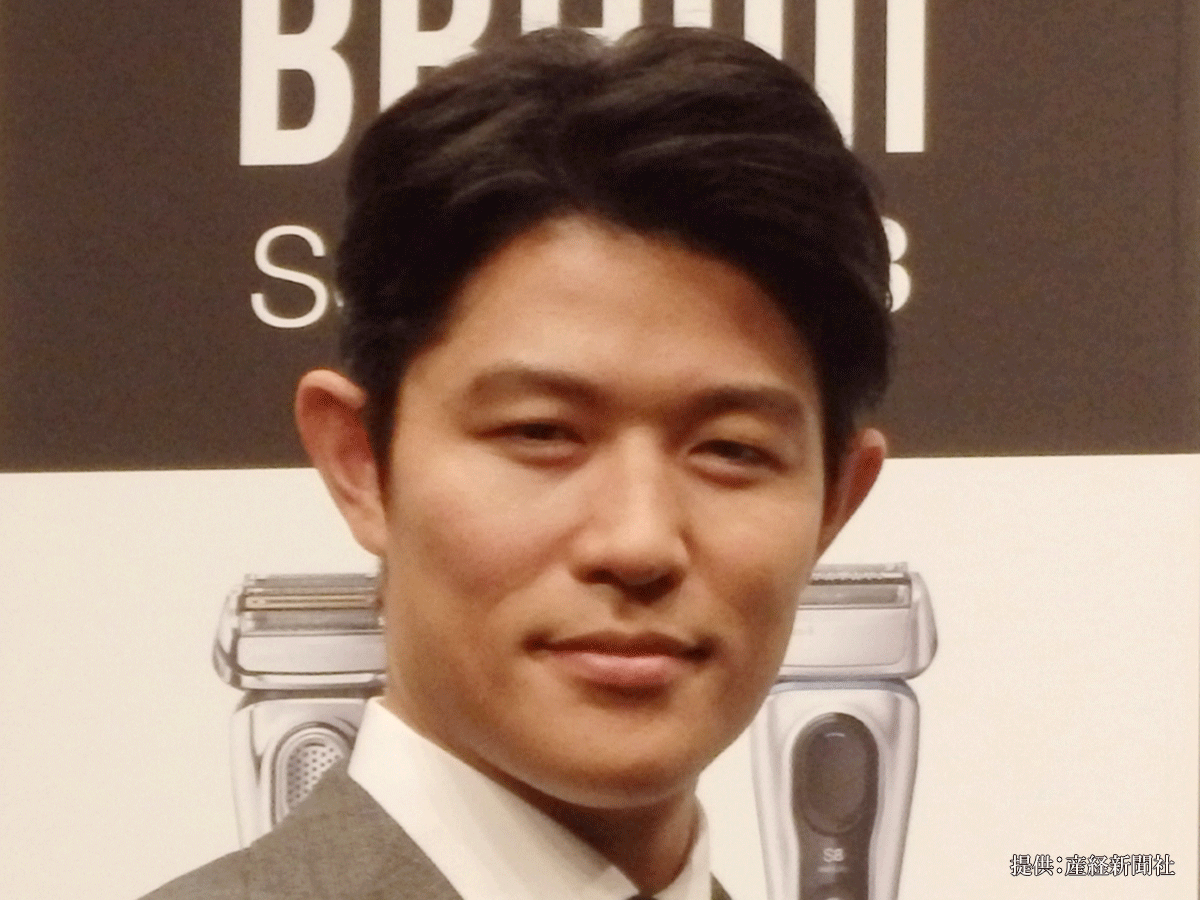 どれだけ才能を持ってんだ 鈴木亮平が描いた 肖像画 がプロ顔負け 21年8月7日 エキサイトニュース