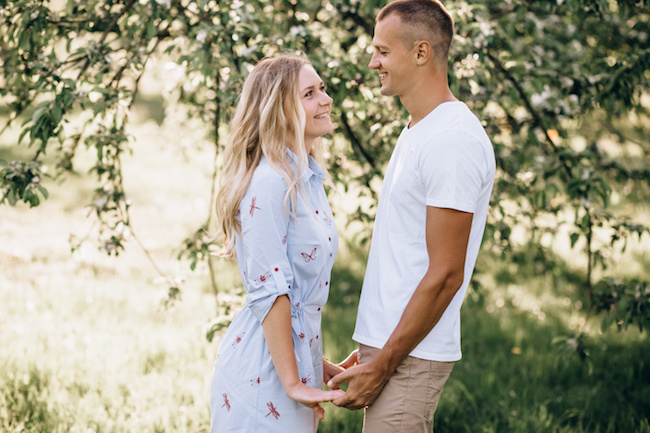 初デートで彼女から手を繋がれたら男性は嬉しい 19年5月18日 エキサイトニュース