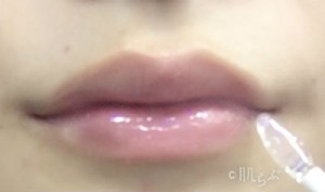 ブルーグロスでモテリップに 透明感を演出するメイク方法 ローリエプレス