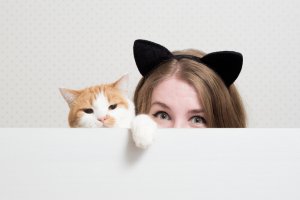 猫目メイクのやり方2選 アイシャドウでナチュラル猫目も ローリエプレス