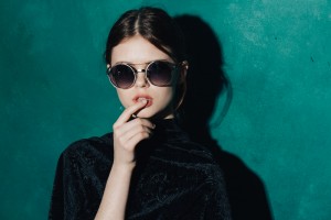 顔の産毛はケアしてる おすすめの処理方法 グッズ 透明感のある肌へ ローリエプレス