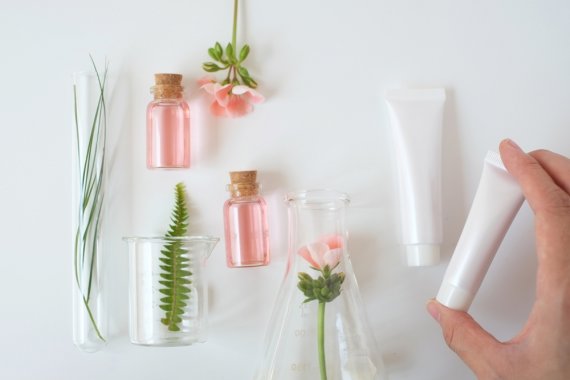 美白化粧品 おすすめ 19 代も40代も必見トライアル プチプラ ローリエプレス