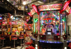 平日の昼間に ゲーセン老人 が急増中 団塊世代の社交場であり ボケ防止 にも 2016年3月9日 エキサイトニュース