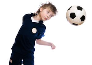 サッカーの ヘディング で記憶力が半減 米国では 10歳以下の子どものヘディング禁止 を発表 16年11月17日 エキサイトニュース