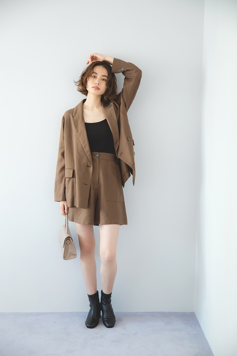 西本有希が着こなすリネンアイテム ローリエプレス