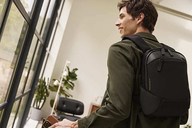 ThreeS Troubadour アコースティックギター 専用ケース付き ThreeS Troubadour アコースティックギター 専用ケース付き