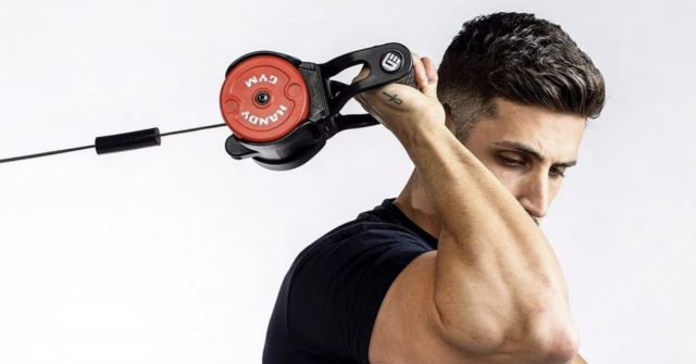 いつでもどこでも筋トレできる！世界最小のジム「Handy Gym」を使って