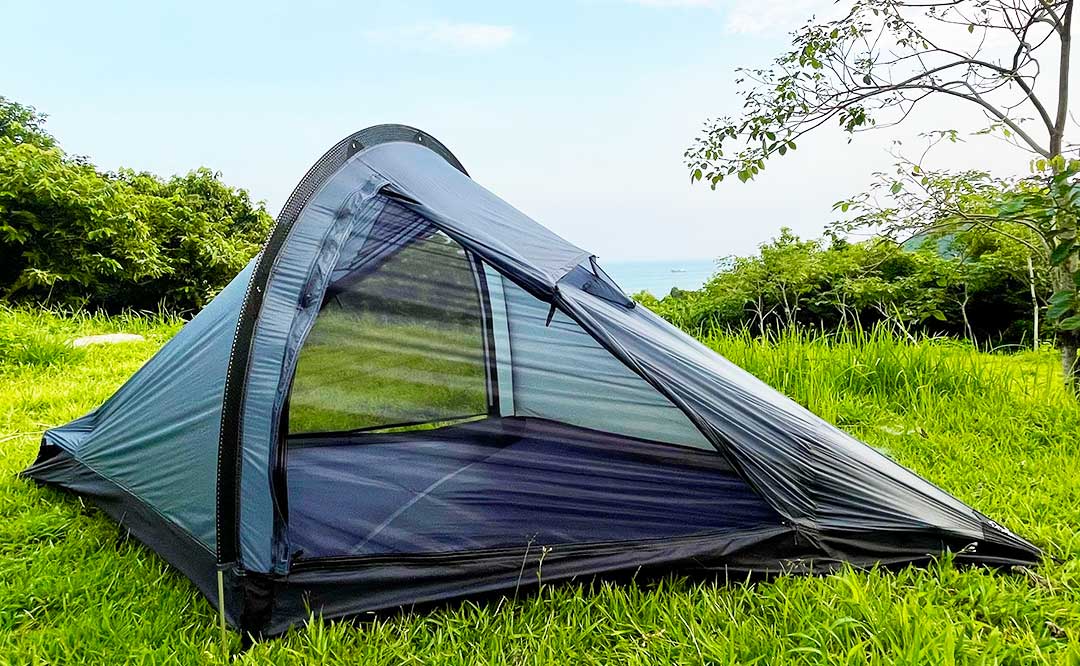 抜群の耐風力でキャンプをサポート。超軽量なコンパクトテント