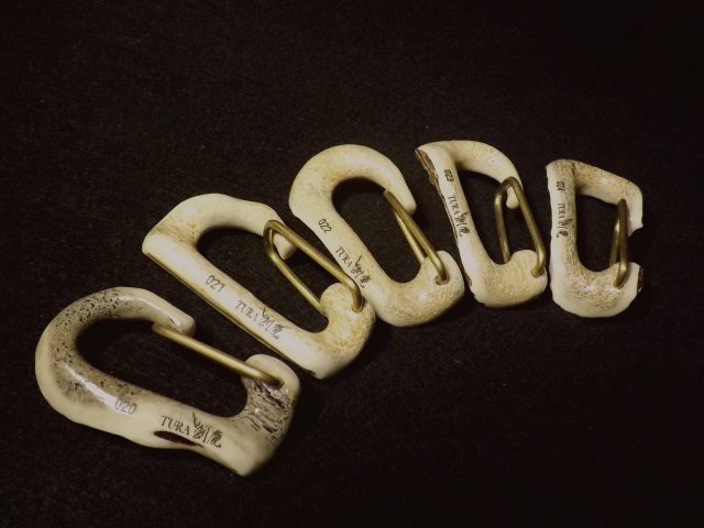 野生動物の力強さを秘めた逸品！蝦夷（えぞ）鹿の角を手作業で加工した