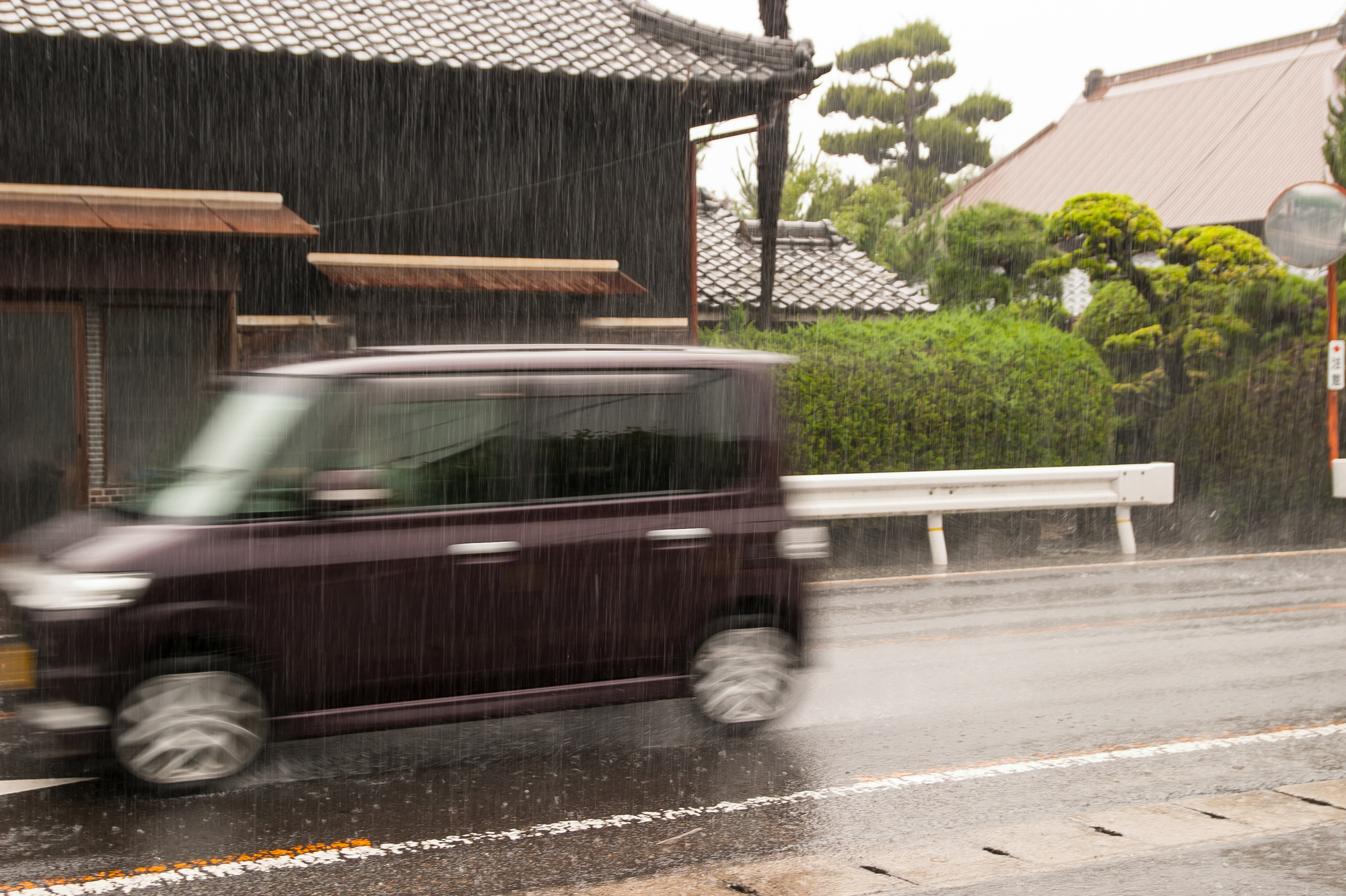 迷惑な車の 泥はね運転 被害に遭ったら訴えられる 15年6月日 エキサイトニュース