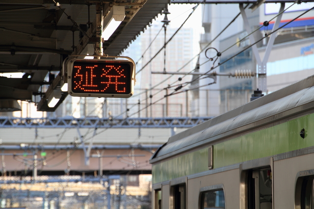 乗客同士のけんかで電車遅延 損害賠償請求できる 2017年2月15日 エキサイトニュース