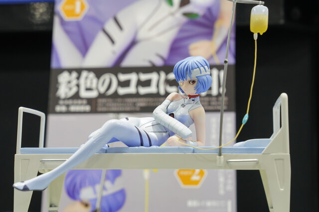 ワンフェス　ガレージキット 綾波レイ　アスカ　皮球製ゴムボール 綾波レイ、アスカの大型造形物も！「エヴァワンフェス」珠玉の作品が大