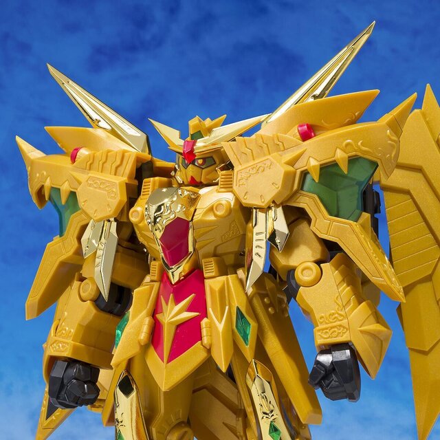 SDガンダムガシャポン　暴竜神・スペリオルカイザー・ゴッドカイザー・黄金神：同色 黄金神スペリオルカイザー／太陽神ゴッドカイザー」が元祖SDガンダム