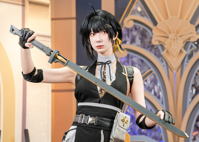 コスプレ】話題のインフルエンサーが満を持して参上！『鳴潮』漂泊者の