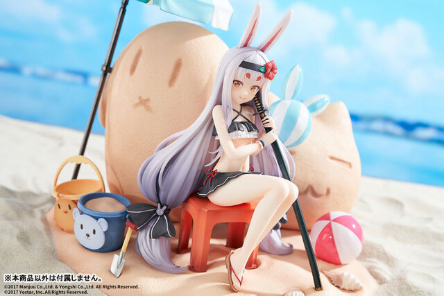 フリルの水着とおヘソが輝く…！『アズレン』島風が海でバカンスを