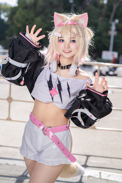 コスプレ】寒くない？へそ出し&肩出し衣装がセクシーな「ホロライブ 