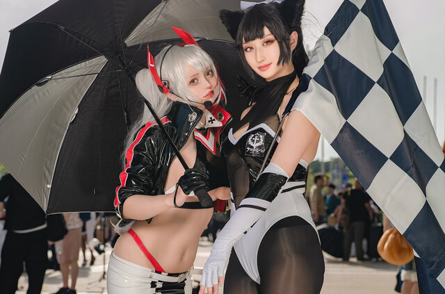 コスプレ】美女二人による『アズレン』高尾＆プリンツ・オイゲン併せが