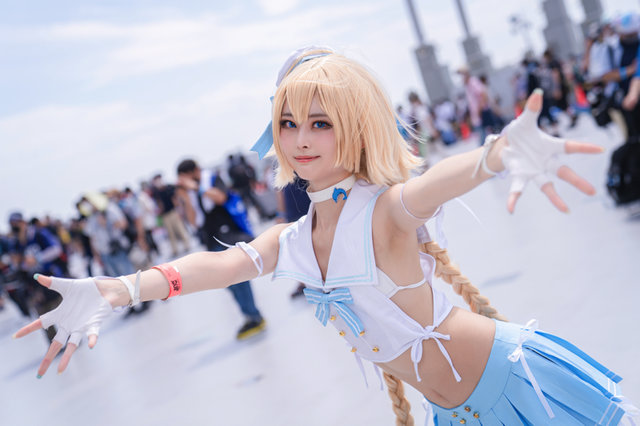 コスプレ】「コミケ100」マリン風衣装の『FGO』ジャンヌが青空に映える 