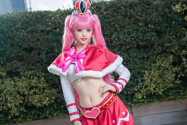 コスプレ】ワンピースの体型を完全再現したペローナ！セーラー戦士に