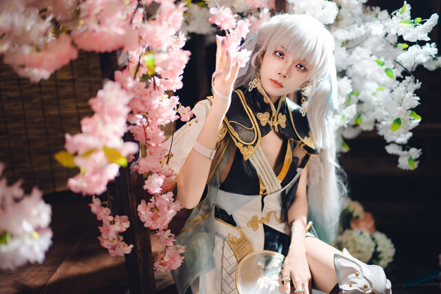コスプレ】台湾美女による『鳴潮』今汐が幻想的！スラっと伸びた脚線美