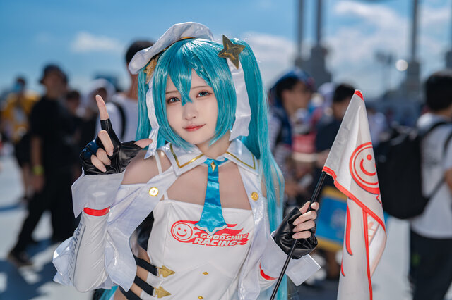 【19日お昼まで最終値下げ】レーシングミク2017 コスプレ衣装 L コスプレ】レーシングミクはやはり神！トリダモノ先生デザインの