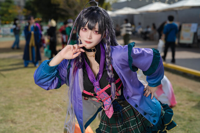 コスプレ】恵まれたスタイルを活かす、躍動感あるポージング！「にじ