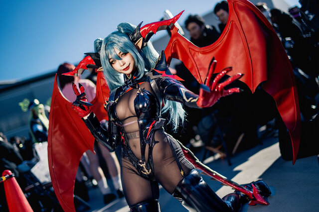 コスプレ】『アズレン』レーゲンスブルクが妖艶スタイリッシュ 