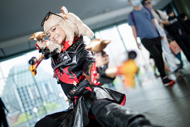 イスラム教の戒律を守りながらコスプレ！美女レイヤーによる『ゼンゼロ