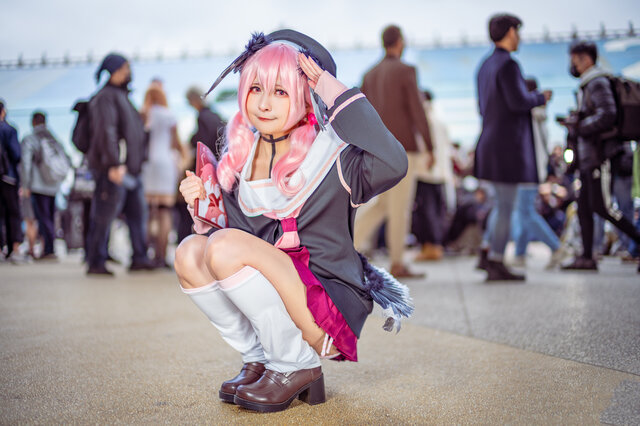 ブルアカ コハル コスプレ S フルセット コスプレ】ずり落ちそうな制服から覗く素肌…！『ブルアカ』コハル