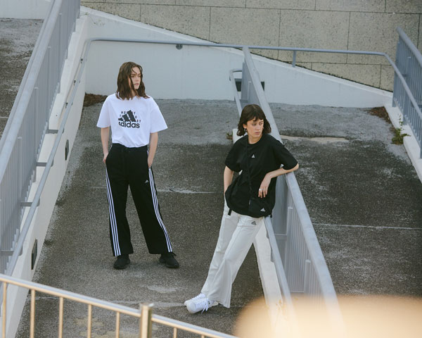 この夏 スポーティなファッションを取り入れてみない Adidas Moussyのファイナルコレクション登場 21年5月27日 エキサイトニュース