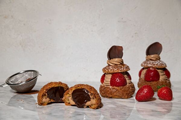 渋谷発 Puffz の季節限定シュークリームがバレンタイン仕立てに 大阪梅田にも期間限定でお目見えです 22年1月17日 エキサイトニュース