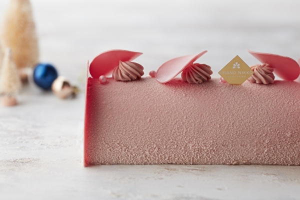 食べきりサイズ 3色のブッシュドノエルが大人かわいい グランドニッコー東京 台場のクリスマスケーキをチェック ローリエプレス