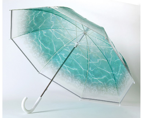 水の中 にいるような気分になれるビニール傘が新登場 おしゃれと機能を兼ね備えた便利アイテムなんです ローリエプレス