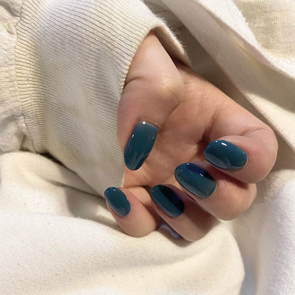 冬にぴったりの定番ネイルが気になる Instagraｍで人気の ネイルを勉強して 指先も衣替えしよう ローリエプレス