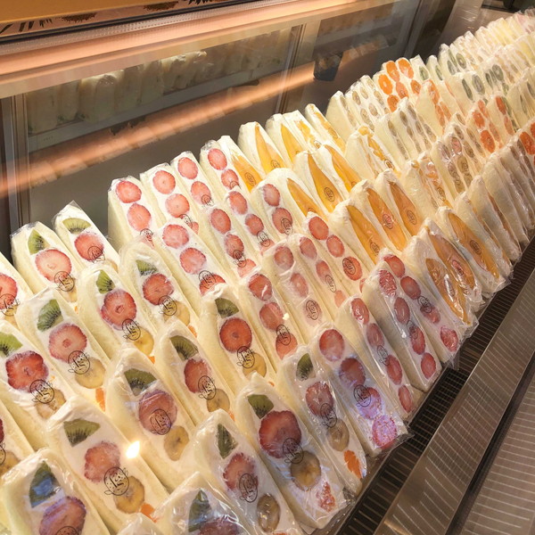 甘さとみずみずしさに感動 フルーツアンドシーズン のヴィーガンフルーツサンドは一度食べたら忘れられない ローリエプレス