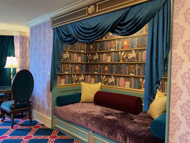 世界観にうっとり ディズニーランドホテルに登場した 美女と野獣 のスペシャルルームに潜入 ローリエプレス