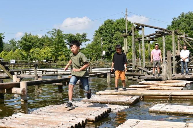 全国 大人も子供も楽しめる 水上アスレチックおすすめ9選 家族で1日大満喫 ローリエプレス