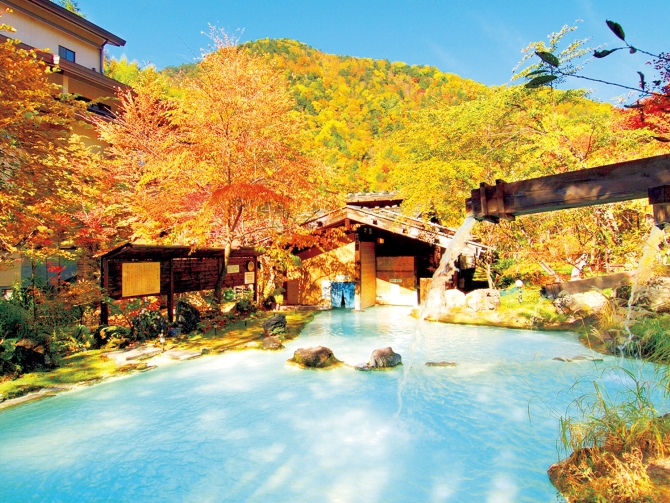 秋の日帰り温泉デートに♪混浴のある紅葉露天【東日本】にごり湯や水着着用も(2017年10月18日) エキサイトニュース(1/7)