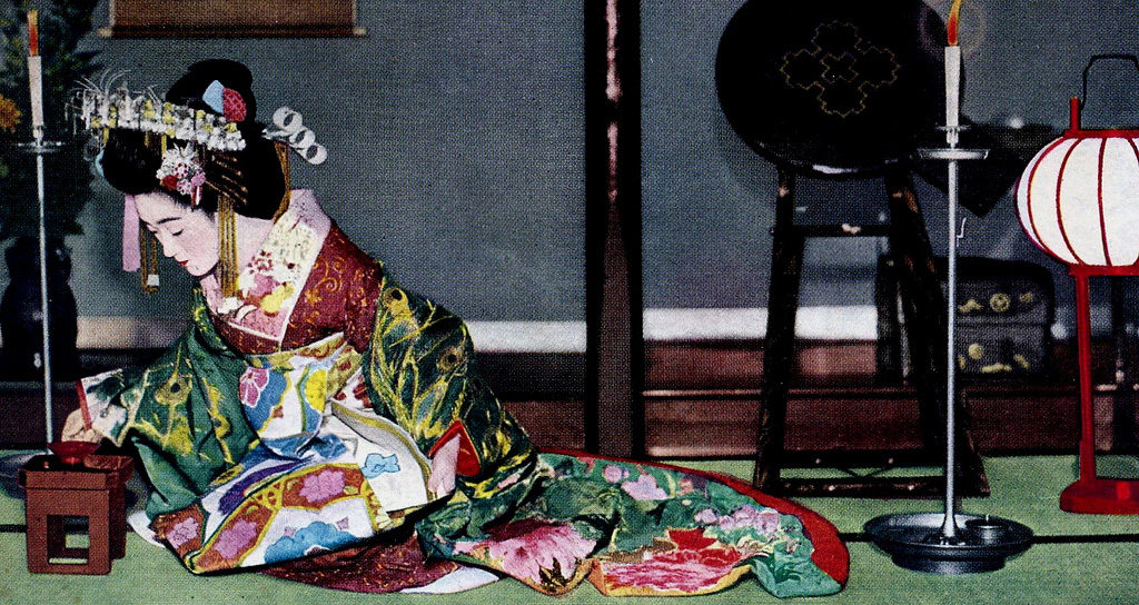 明治時代の写真です。 とっても華やか！カラー彩色された明治時代の芸者さんのステキ写真たち