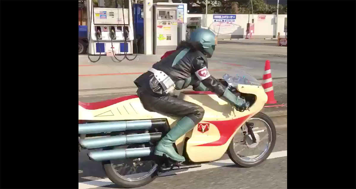 いやこれ本物でしょwww サイクロンで颯爽と走る仮面ライダー1号が一般道で撃撮される 17年2月6日 エキサイトニュース